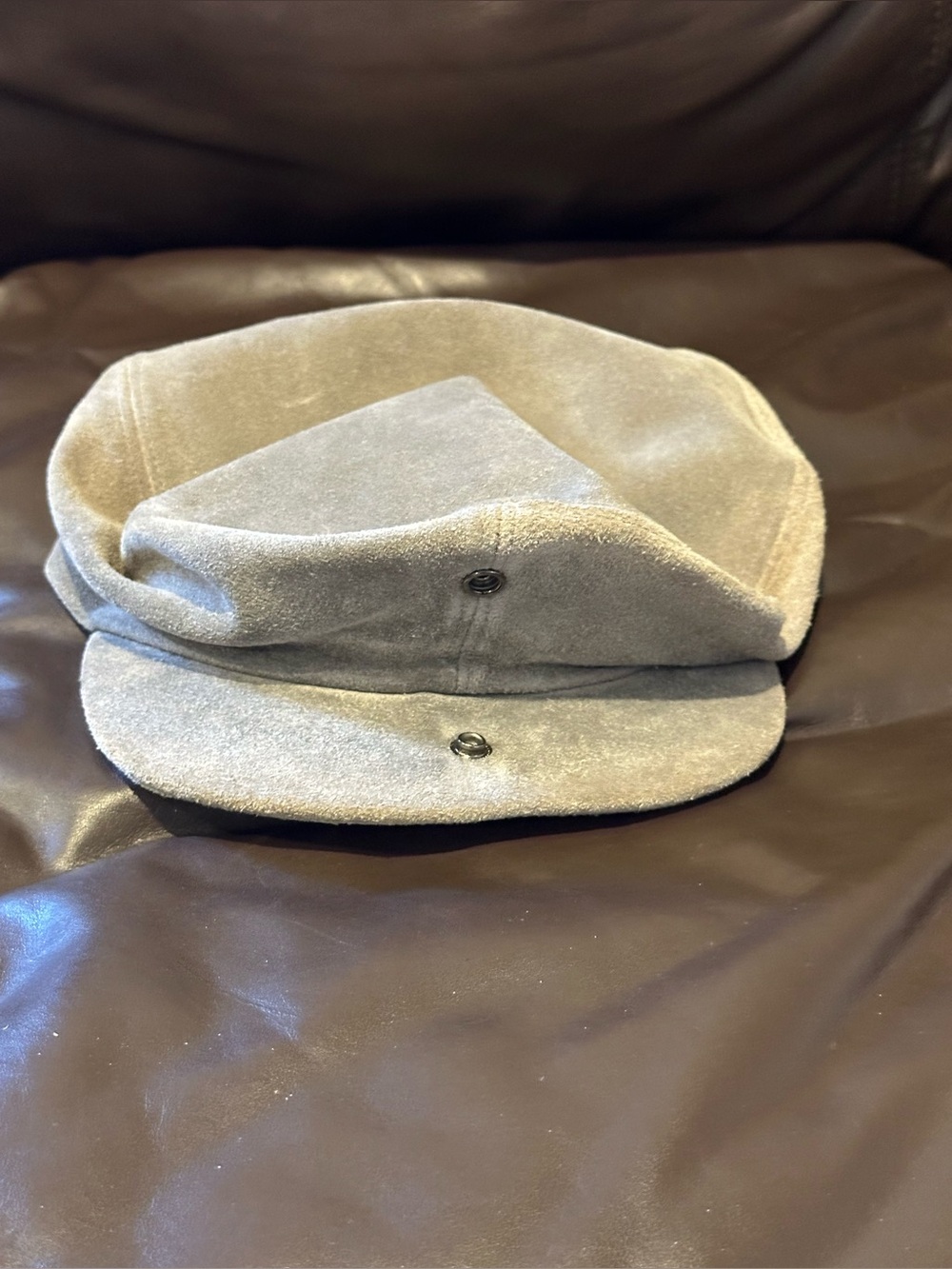 Vintage Wilsons Suede and Leather Newsboy Flat Cabbie Hat One Size Adjustable.